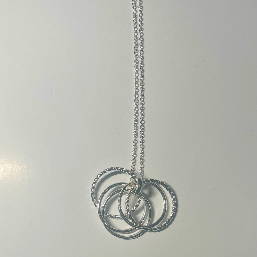 Long silver necklacece with hoops